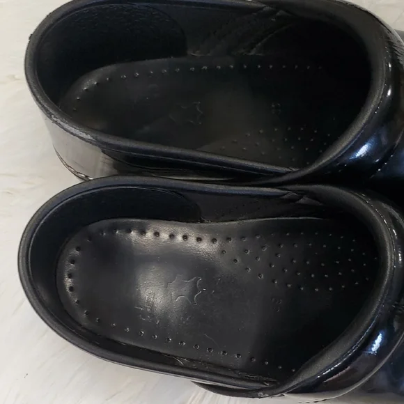 Dansko Black Mules with Reflective Finish Size 39 - Picture 7 of 14